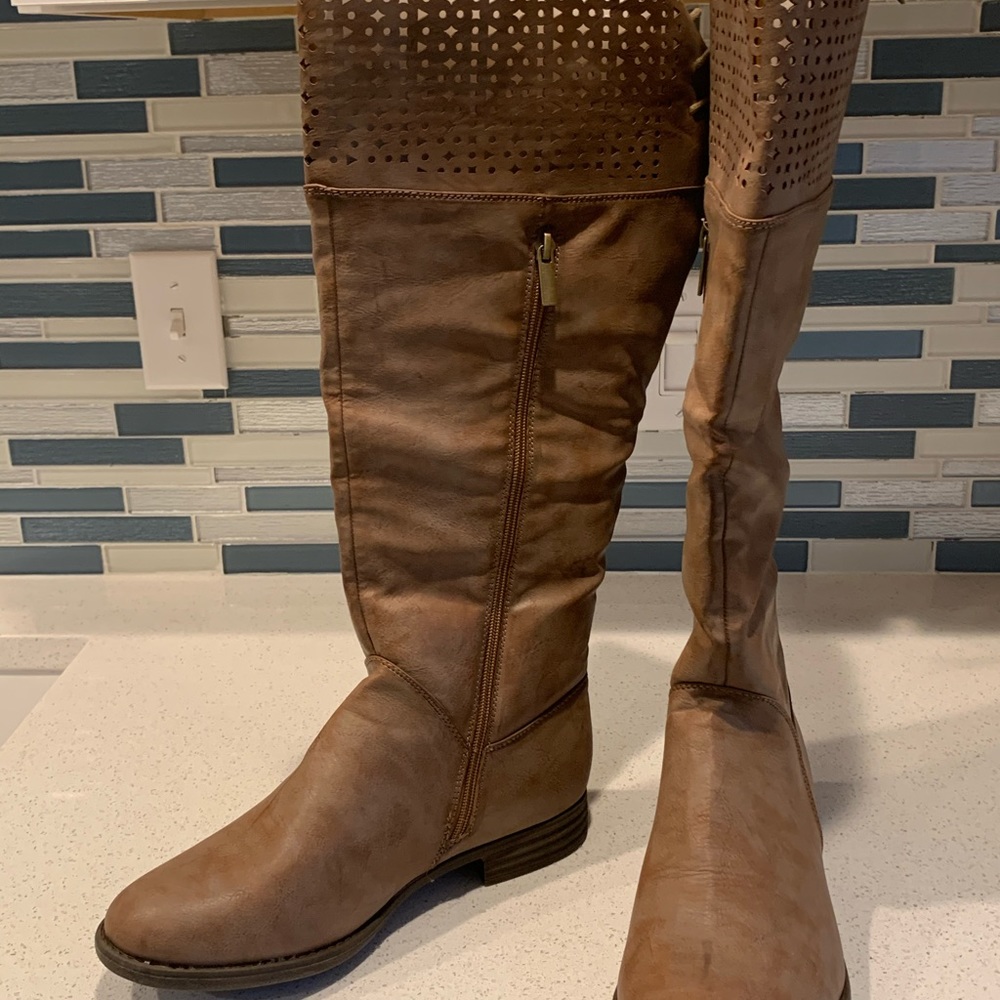 Stylish size 11 boots